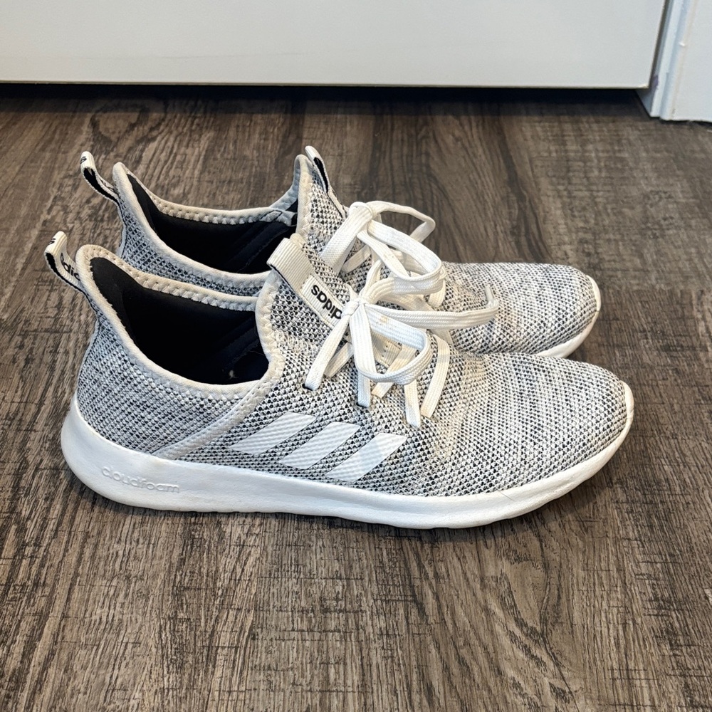 adidas White & Gray Knit Cloudfoam Lace-Up Sneakers